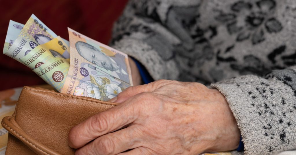 Numărul pensionarilor scade ușor, dar sistemul de pensii rămâne sub presiune Numărul pensionarilor din România a ajuns la 4.688.092 în februarie 2026, conform datelor oficiale, o ușoară scădere față de luna precedentă