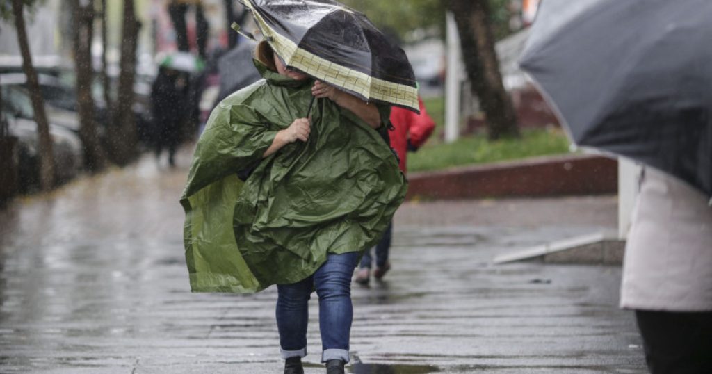 Cod galben de ploi și ninsori: Jumătate din țară, sub avertizare meteo Administrația Națională de Meteorologie (ANM) a emis o atenționare Cod galben de precipitații însemnate cantitativ și ninsori la munte