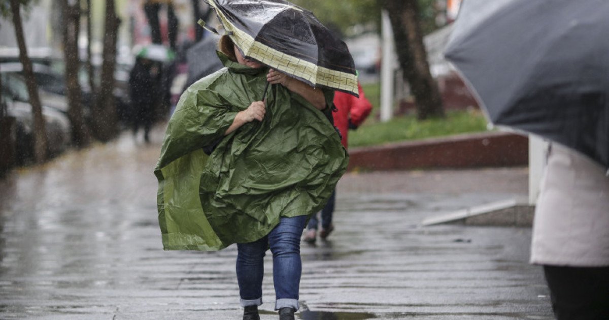 Cod galben de ploi și ninsori: Jumătate din țară, sub avertizare meteo Administrația Națională de Meteorologie (ANM) a emis o atenționare Cod galben de precipitații însemnate cantitativ și ninsori la munte