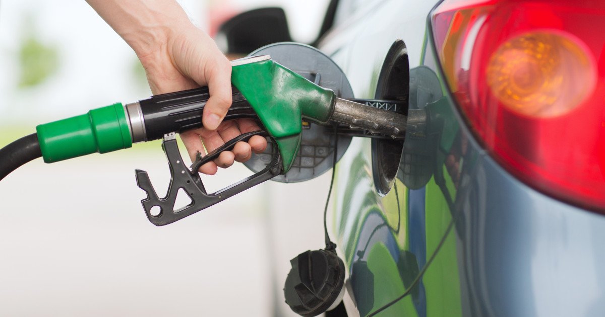 Guvernul limitează adaosul comercial la carburanți și introduce restricții la export București, 24 martie 2026 – Ministerul Energiei a publicat un proiect de ordonanță de urgență prin care se instituie stare de criză pe piața petrolului și a produselor petroliere