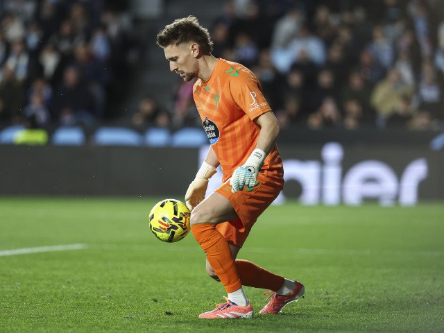 Real Madrid înscrie în prelungiri și învinge Celta Vigo, echipa lui Ionuț Radu Real Madrid a învins Celta Vigo cu scorul de 2-1 într-un meci din La Liga disputat pe stadionul „Balaidos”