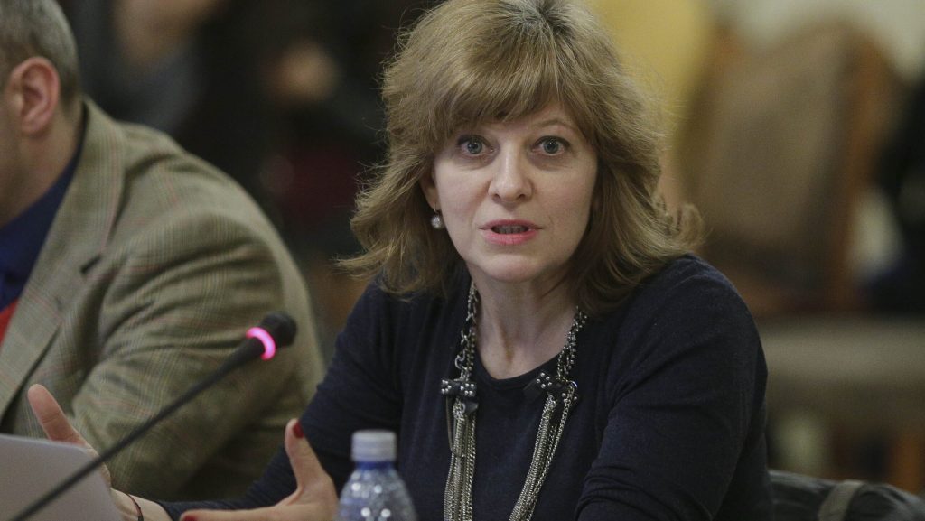 Peste o mie de sesizări în 24 de ore: platforma fără-hârtie, un succes care dezvăluie probleme adânci București – Lansarea platformei fără-hârtie a generat un val impresionant de sesizări din partea cetățenilor, semnalând probleme majore în interacțiunea cu instituțiile statului