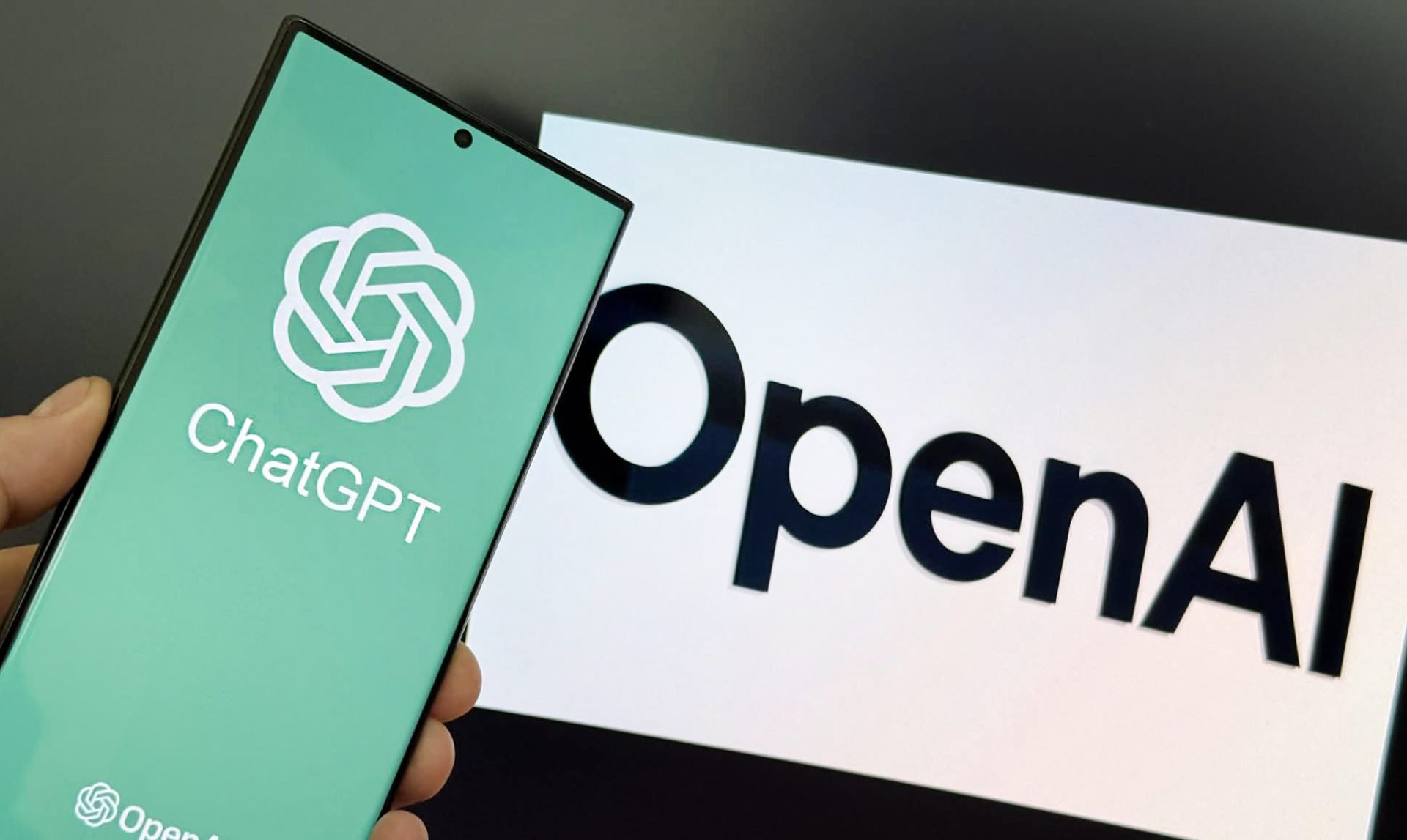 OpenAI lansează noi modele GPT-5.4, promisiunea fiind accesibilitate sporită și performanță îmbunătățită pentru utilizatorii și dezvoltatorii de inteligență artificială