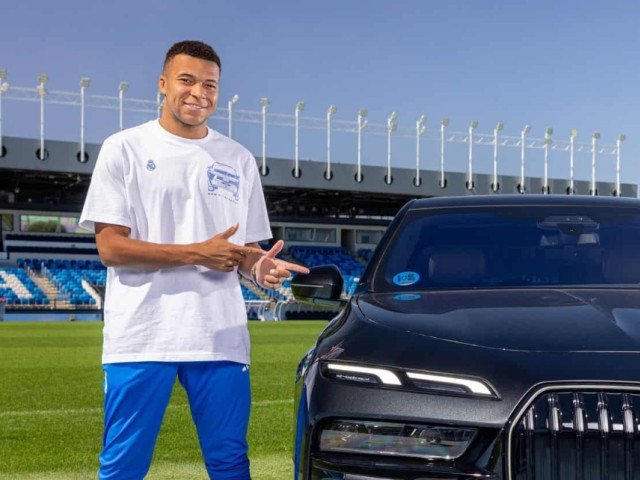 Mbappe, starul PSG, a obținut permisul de conducere la 27 de ani Kylian Mbappe, celebrul fotbalist francez, a obținut permisul de conducere la vârsta de 27 de ani, potrivit informațiilor disponibile