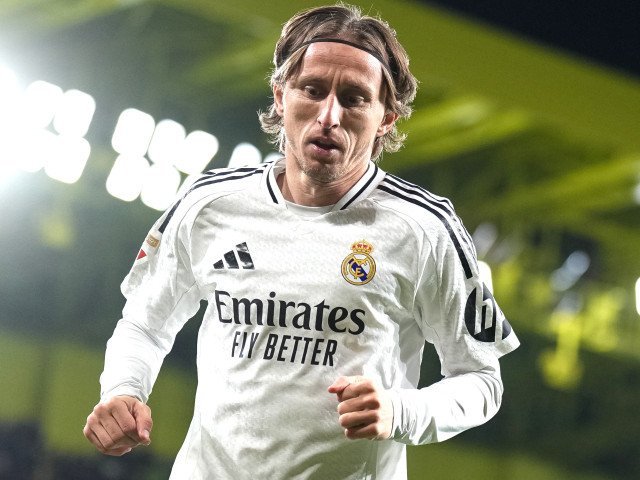 Modric, între întoarcerea la Real Madrid și posibila sosire a lui Allegri Zvonurile privind o potențială revenire a lui Luka Modrić la Real Madrid au căpătat amploare, în contextul în care viitorul mijlocașului croat la gruparea spaniolă pare incert