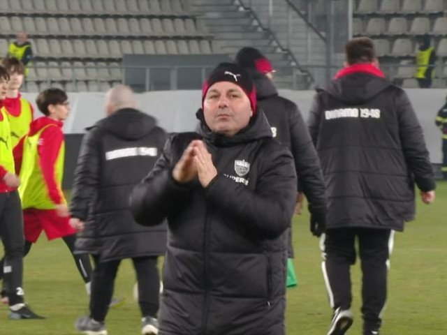 Florentin Petre, fostul mare jucător al lui Dinamo, a fost prezent la meciul din deplasare cu Steaua, iar gestul făcut la finalul partidei a stârnit emoție în rândul fanilor