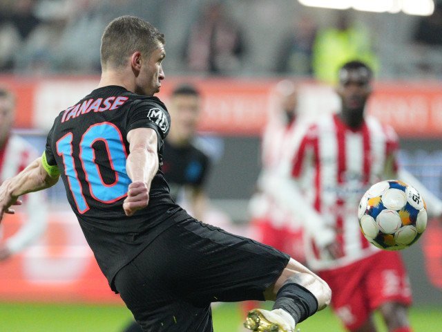 Florin Tănase, viitor incert la FCSB: Impresarul dezvăluie detalii Viitorul lui Florin Tănase la FCSB rămâne sub semnul întrebării, după ce impresarul fotbalistului a oferit detalii despre posibilele scenarii