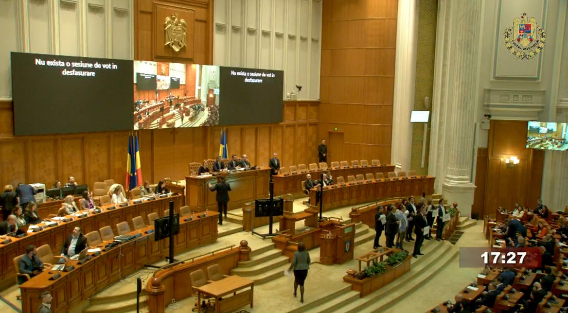 Parlamentul aprobă dislocarea temporară a trupelor americane Plenul reunit al Parlamentului a aprobat, cu o majoritate covârșitoare, proiectul de hotărâre prin care ia act de solicitarea președintelui Nicușor Dan privind dislocarea temporară în România a unor echipamente și forțe militare americane