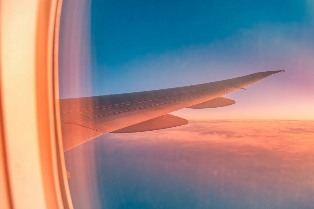 Record mondial în aviație: Un zbor de peste 20 de ore va lega Sydney de Londra Compania aeriană Qantas se pregătește să inaugureze un zbor comercial care va stabili un nou record mondial
