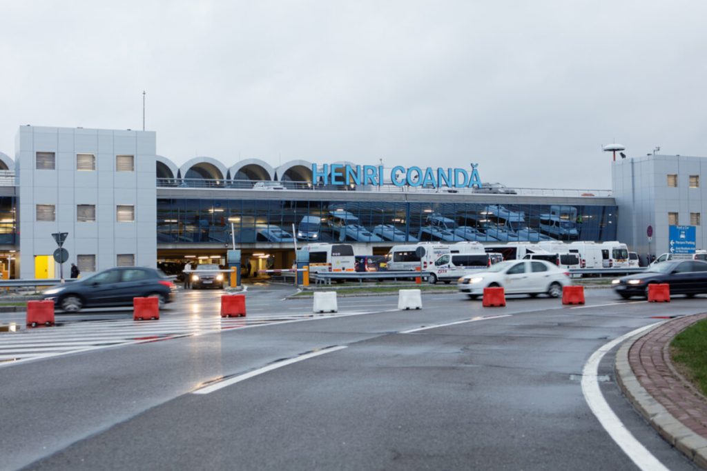Noua șosea spre Aeroportul Otopeni, un proiect de peste 400 de milioane de lei, avansează Compania Națională de Investiții Rutiere a transmis documentația pentru licitația de construire a unei noi șosele care va face legătura între Autostrada A0 și Aeroportul Internațional Henri Coandă din Otopeni