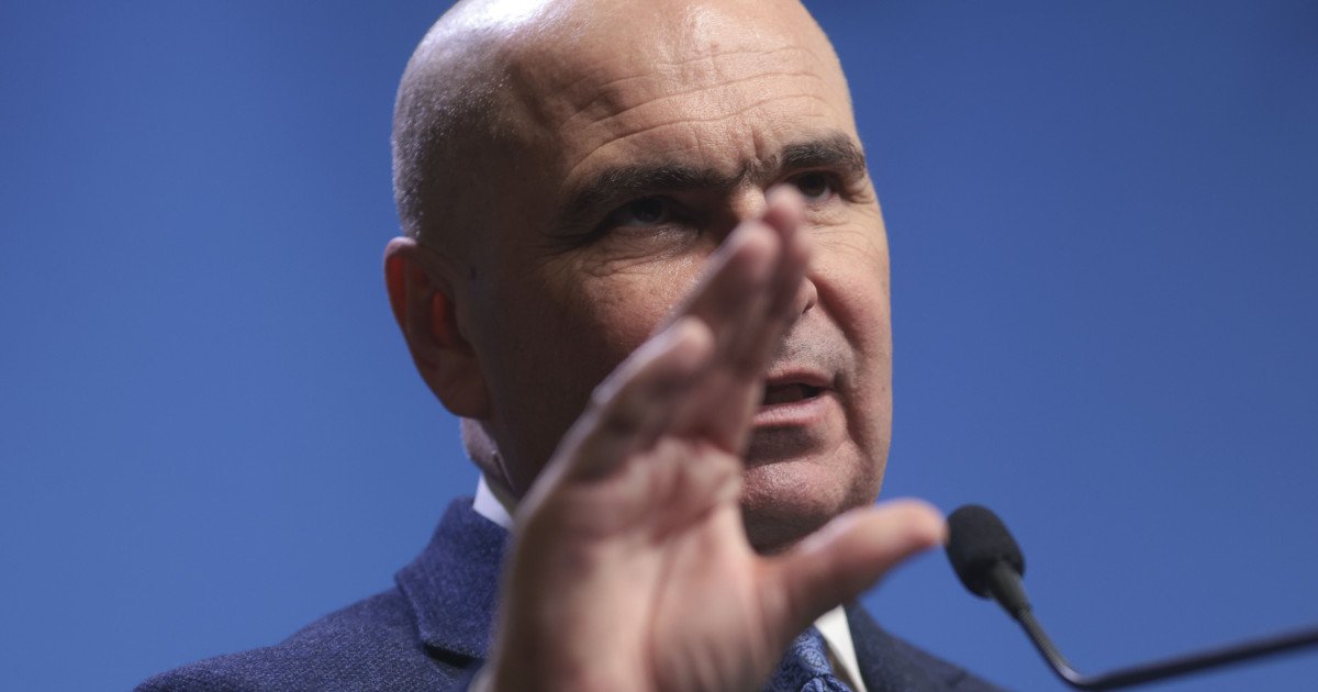 Premierul anunţă noi reguli privind angajările la stat. Cum va fi posibil cumulul pensiei cu salariul