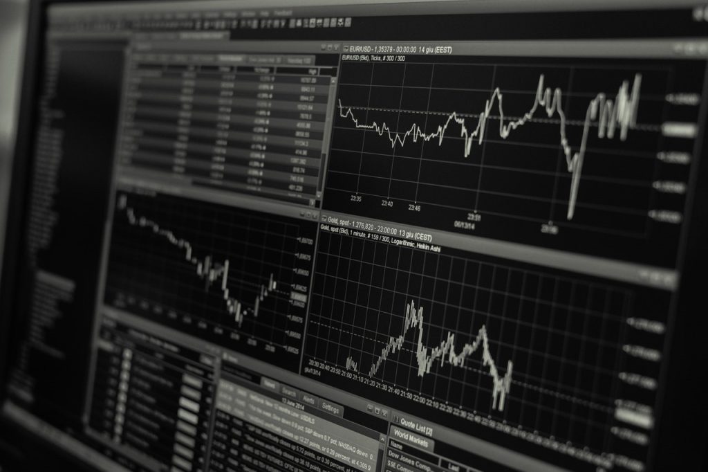JCR menține ratingul României, îmbunătățește perspectiva Agenția japoneză de rating Japan Credit Rating Agency (JCR) a reconfirmat vineri, 27 martie, ratingul de țară al României la BBB (valută) și BBB+ (monedă locală)