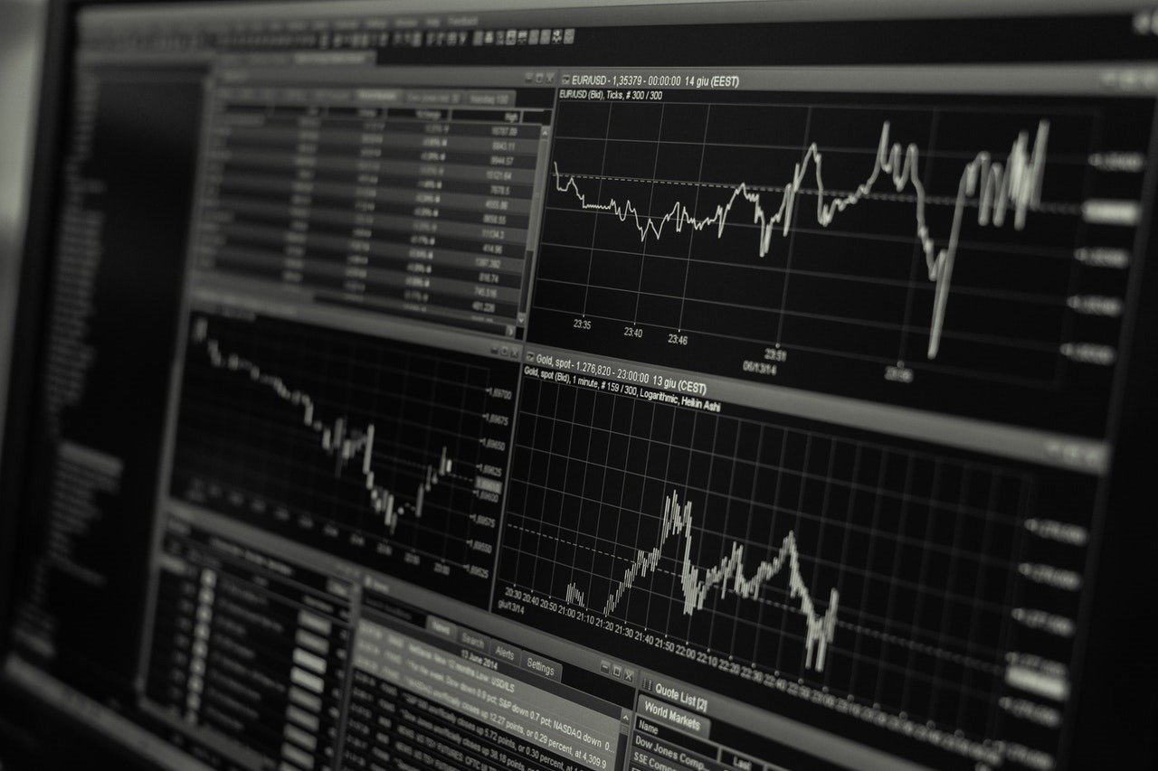 JCR menține ratingul României, îmbunătățește perspectiva Agenția japoneză de rating Japan Credit Rating Agency (JCR) a reconfirmat vineri, 27 martie, ratingul de țară al României la BBB (valută) și BBB+ (monedă locală)