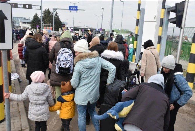 Polonia reduce sprijinul pentru refugiații ucraineni