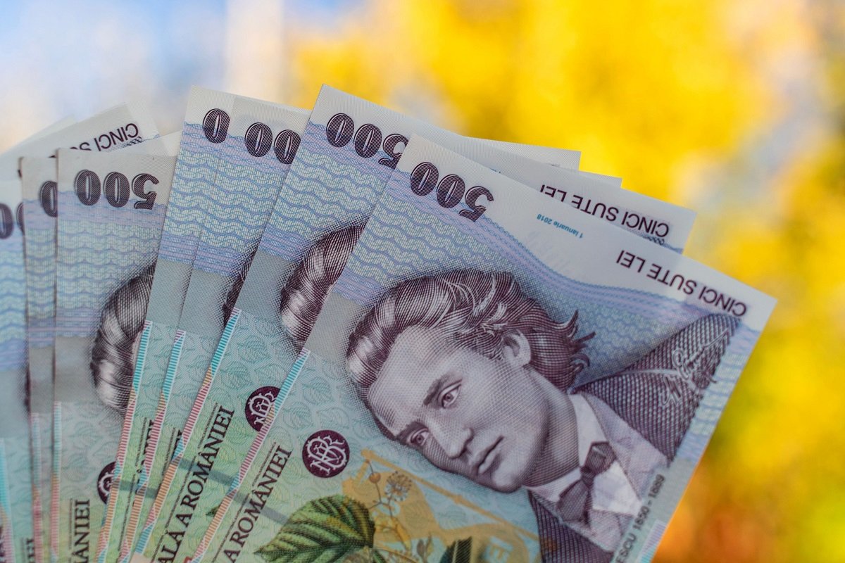 Profesorii vor primi salariile mai devreme în aprilie 2026, dar și bani din sentințe judecătorești Bucurie pentru dascăli în preajma Paștelui