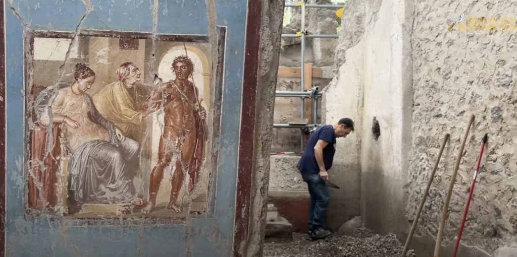 Pompei: Vița de vie renaste pe ruinele antice Pompei, orașul roman îngropat de erupția Vezuviului, își propune să renască nu doar din cenușă, ci și prin tradiția viticolă