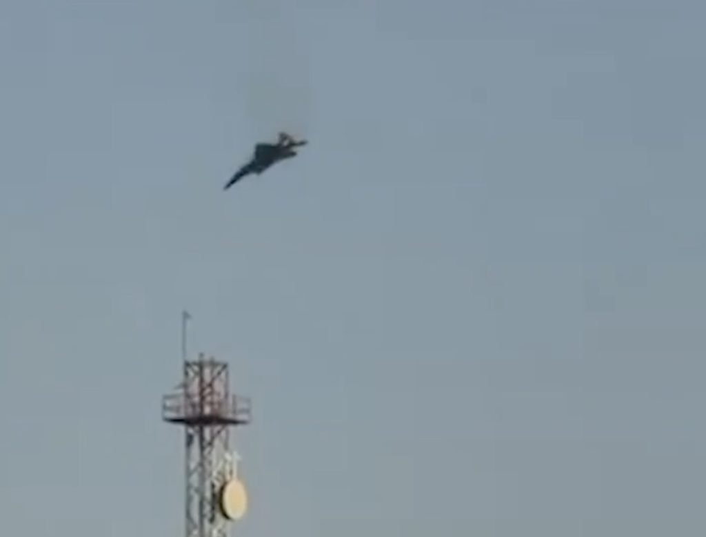 Accident Aviatic în Kuweit: Trei Avioane de Vânătoare Americane S-au Prăbușit Un incident aviatic major a avut loc în Kuweit, unde trei avioane de vânătoare americane F-15E Strike Eagle s-au prăbușit în timpul unei misiuni
