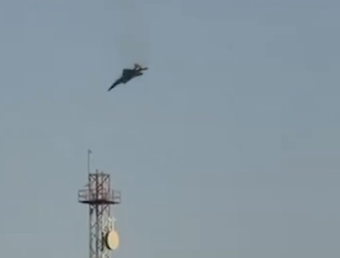 Accident Aviatic în Kuweit: Trei Avioane de Vânătoare Americane S-au Prăbușit Un incident aviatic major a avut loc în Kuweit, unde trei avioane de vânătoare americane F-15E Strike Eagle s-au prăbușit în timpul unei misiuni