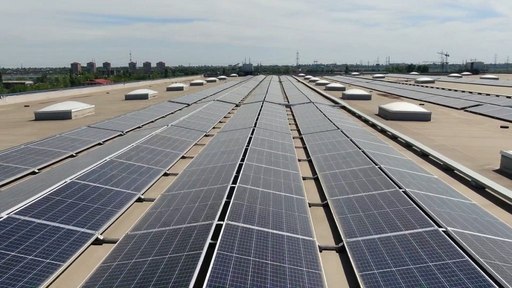Norvegienii investesc masiv în energie regenerabilă în SUA Fondul suveran de investiții al Norvegiei, cel mai mare din lume, a intrat pe piața de energie regenerabilă din Statele Unite ale Americii