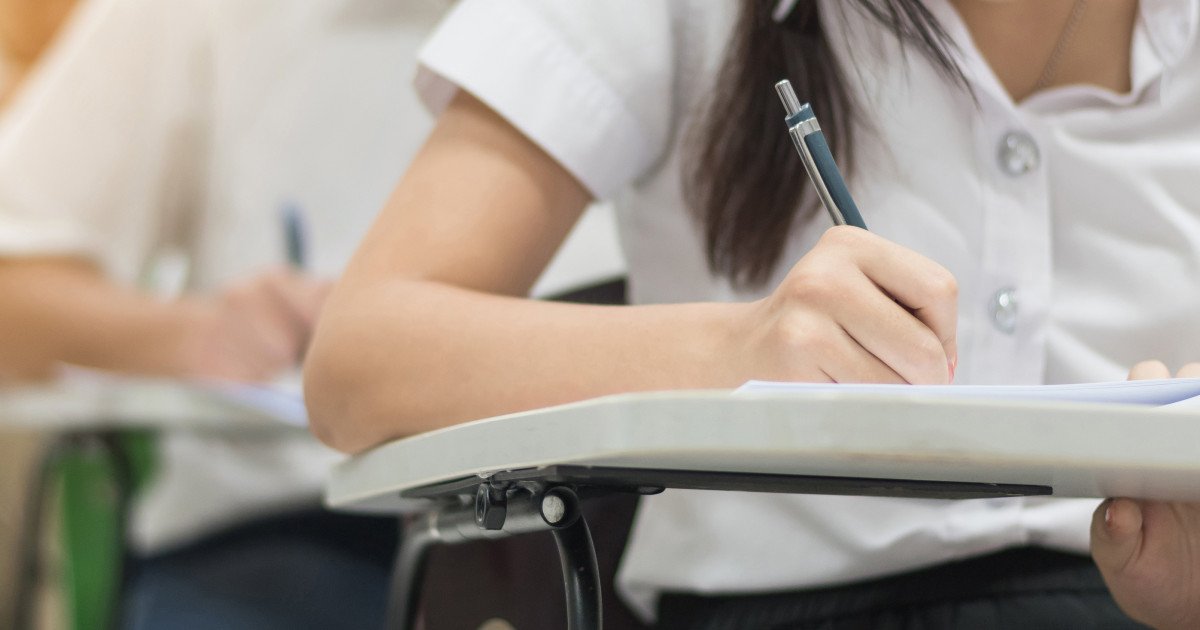 Simulare Bacalaureat 2026: Elevii au primit subiectele la matematică. Cum sunt structurate cerințele
