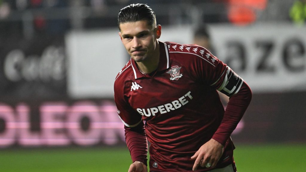 Alex Dobre, vedeta Rapidului, pe radarul echipei naționale pentru barajul cu Turcia Extrema Rapidului, Alex Dobre, a avut o evoluție excelentă în etapa a 29-a din Superliga, fiind desemnat jucătorul etapei