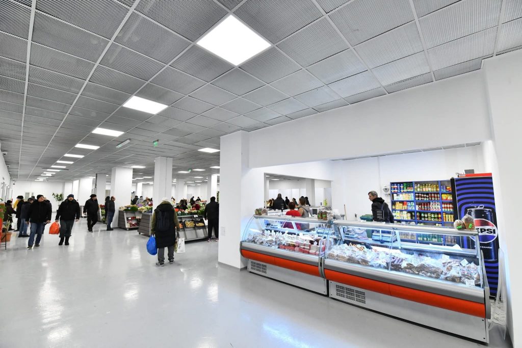 Sectorul 6 scoate la licitație zeci de spații comerciale în piețe Administrația Sectorului 6 a anunțat scoaterea la licitație a 47 de spații comerciale situate în piețele din sector