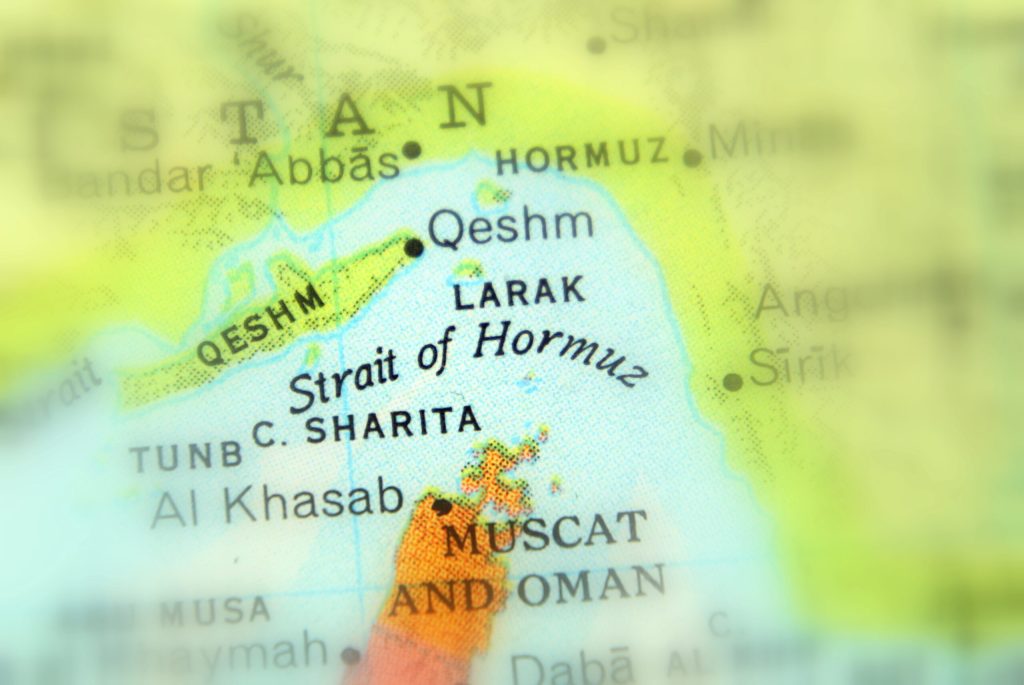 Iranul ar fi instalat mine în strâmtoarea Ormuz, îngreunând navigarea Două surse, familiarizate cu situația, au declarat pentru agenția Reuters că Iranul ar fi amplasat în jur de 12 mine în strâmtoarea Ormuz