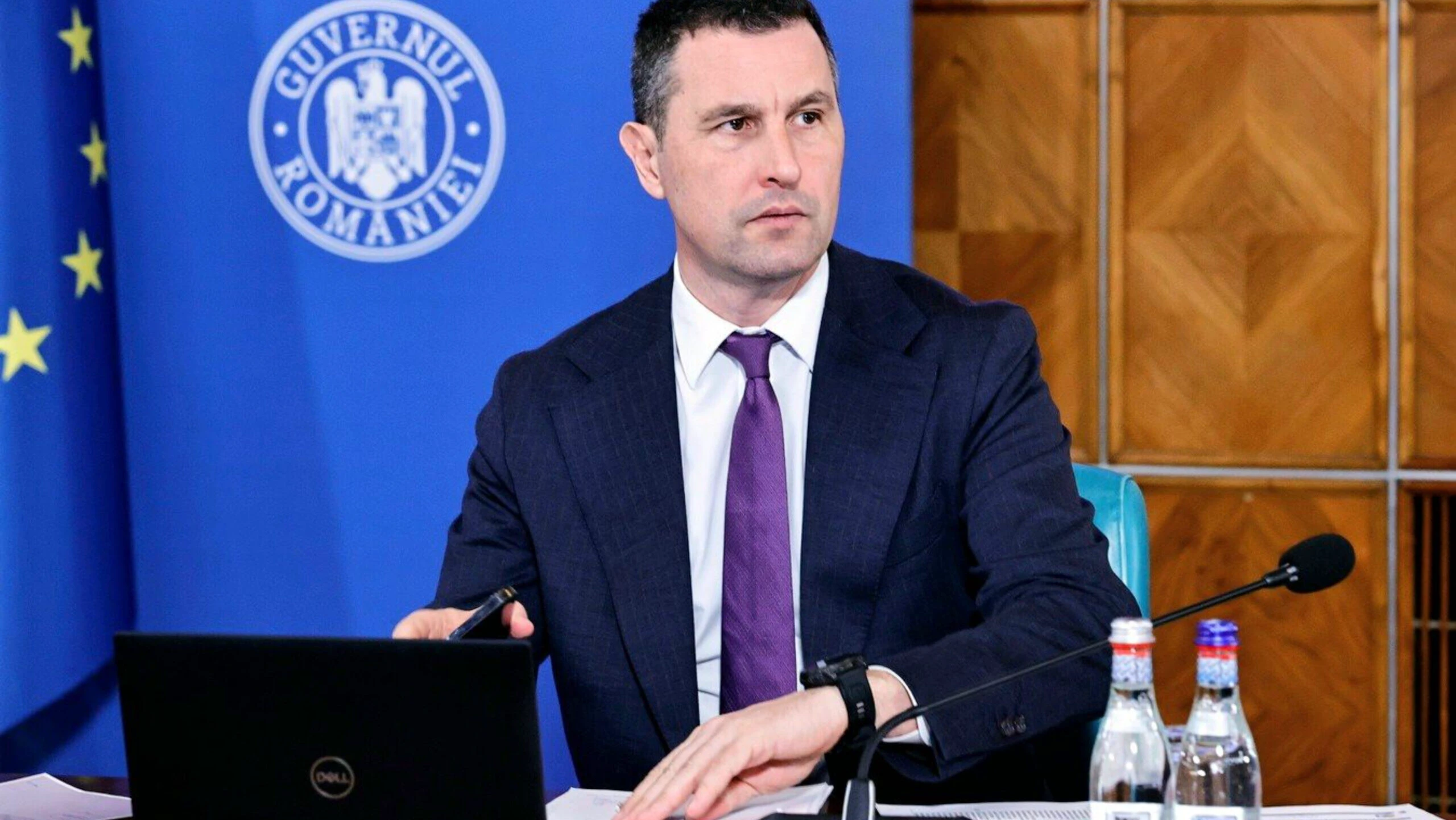 Deficitul bugetar, țintă greu de atins pentru România în contextul geopolitic actual Vicepremierul Tanczos Barna a recunoscut dificultățile României de a respecta ținta de deficit bugetar de 6,2% din PIB, stabilită de Comisia Europeană