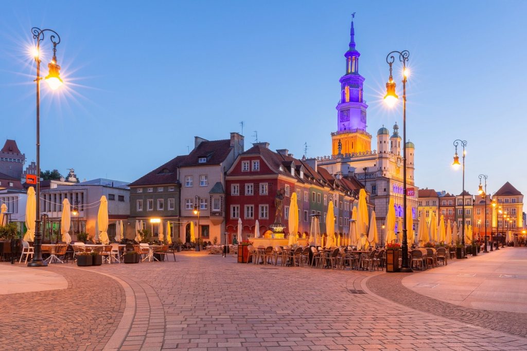 Poznan, o alternativă turistică subestimată în Polonia: Farmec istoric și prețuri avantajoase Pentru călătorii care caută o destinație europeană cu un raport calitate-preț excelent, dar care doresc să evite aglomerația marilor capitale, orașul polonez Poznan reprezintă o opțiune atractivă