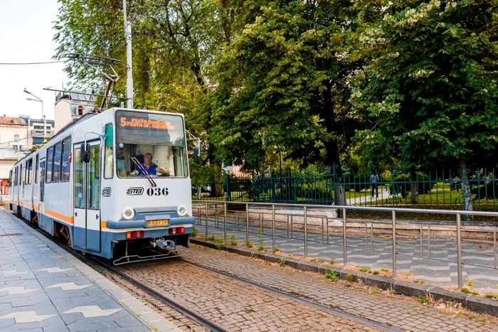 Linia 5 de tramvai, cu traseu modificat din cauza lucrărilor de reabilitare Lucrările de reabilitare a căii de rulare a tramvaielor pe străzile Paleologu, Armand Călinescu și Vasile Lascăr determină modificarea traseului liniei 5 de tramvai