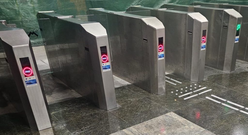 Trei firme, interesate de cartele contactless pentru metrou
