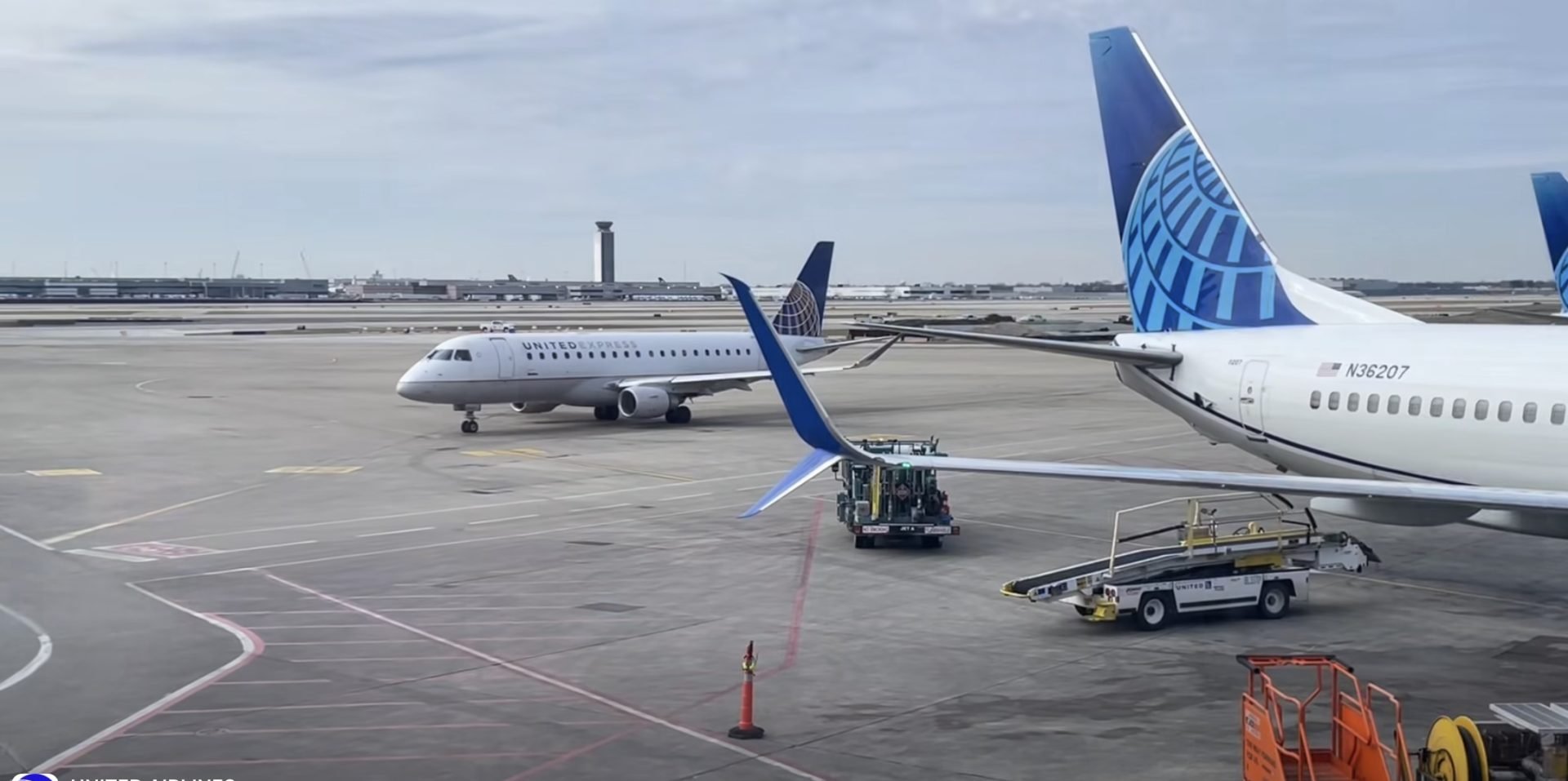 Scumpiri la orizont pentru biletele de avion: United Airlines avertizează pasagerii Compania aeriană United Airlines a anunțat posibile majorări de prețuri pentru biletele de avion, precum și o reducere a capacității de transport