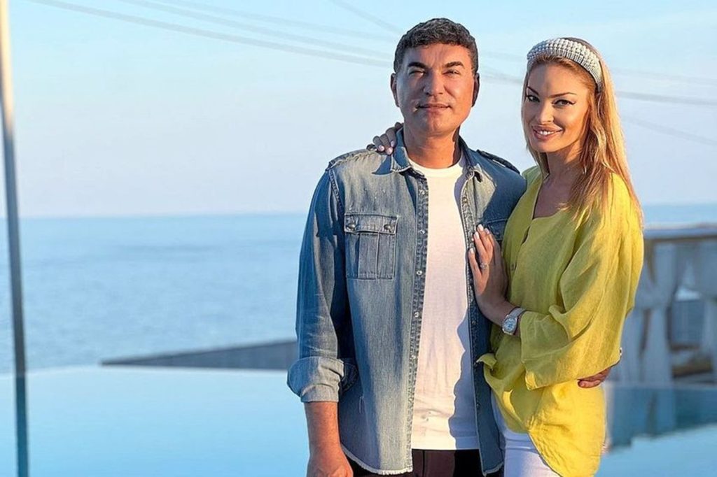 Valentina Pelinel și Cristi Borcea, vacanță cu familia în Miami Valentina Pelinel și Cristi Borcea se bucură de o vacanță în Miami, Statele Unite, alături de cei trei copii ai lor