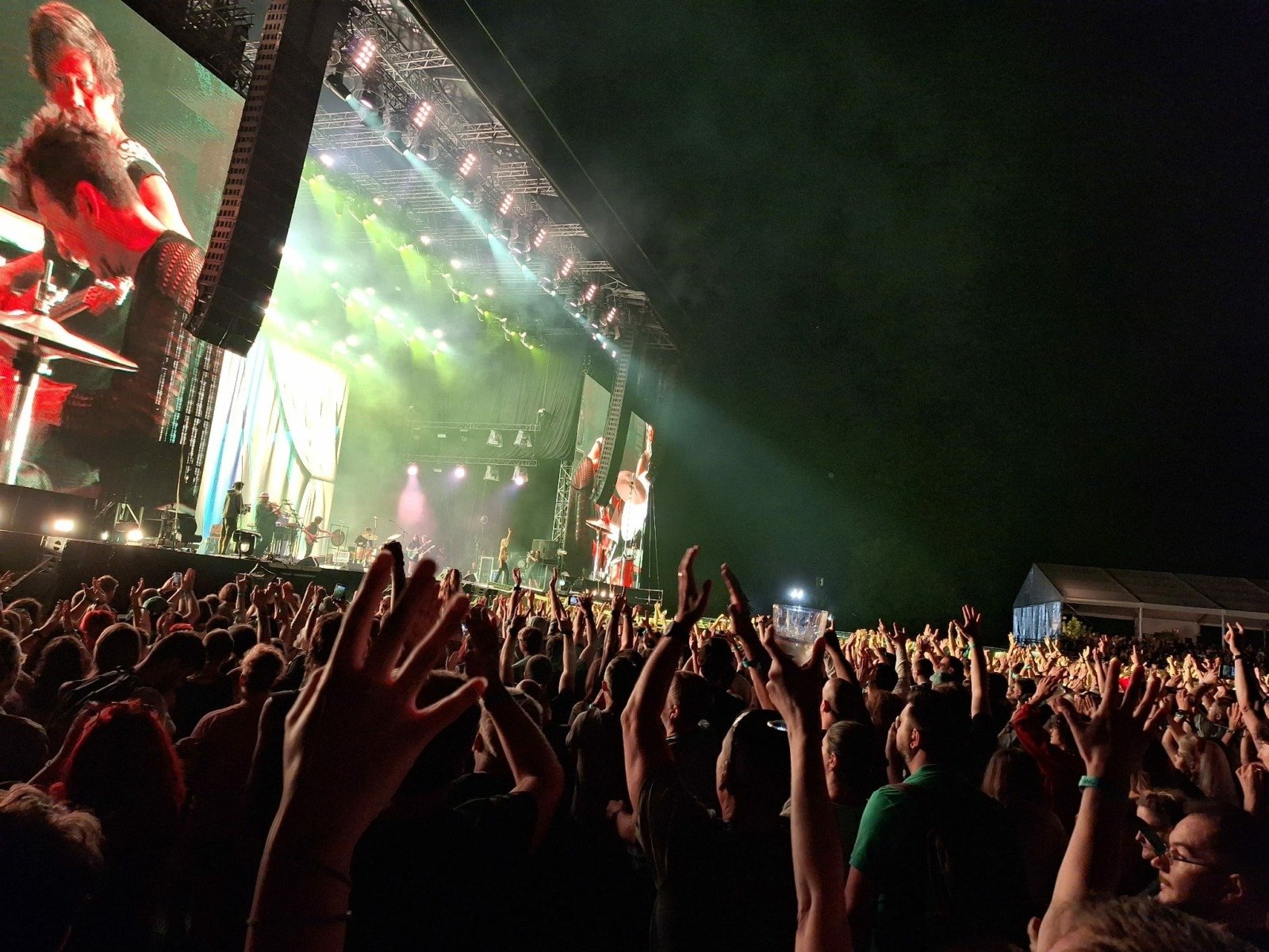 Electric Castle 2026: The Cure, twenty one pilots și Teddy Swims, pe scena de la Bonțida Organizatorii festivalului Electric Castle au dezvăluit programul pentru ediția din 2026, care va avea loc în perioada 16-19 iulie, pe domeniul Castelului Bánffy de la Bonțida