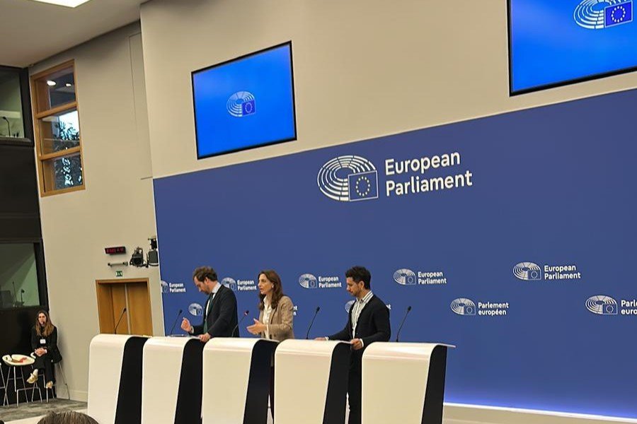 Criza locuințelor în Europa: Parlamentul European cere soluții urgente și investiții masive Bruxelles/București – Parlamentul European a adoptat un raport care propune măsuri concrete pentru a combate criza locuințelor din Uniunea Europeană