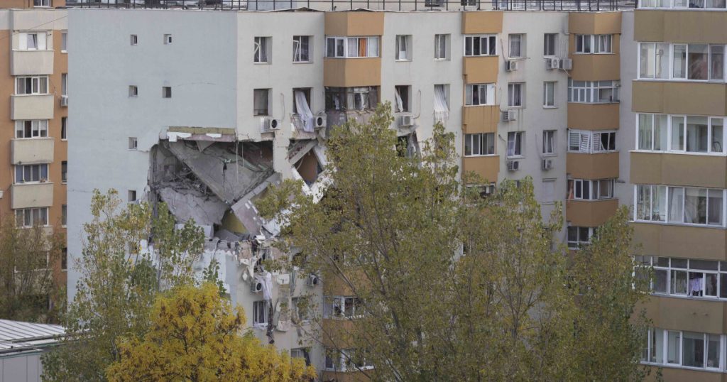 Autorizație de construire emisă pentru blocul afectat de explozia din Rahova Primăria Sectorului 5 a emis autorizația de construire pentru începerea lucrărilor de punere în siguranță și consolidare a blocului de pe strada Vicina, din cartierul Rahova