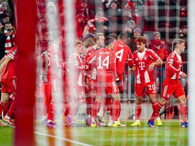 Bayern Munchen, blocată de Gladbach: Egal la zero pe Allianz Arena Bayern Munchen a remizat, scor 0-0, pe teren propriu, cu Borussia Monchengladbach, într-un meci disputat sâmbătă, pe Allianz Arena