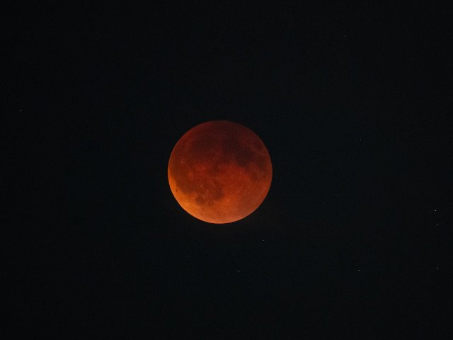 Luna sângerie vine pe 3 martie: O eclipsă totală spectaculoasă, live online!