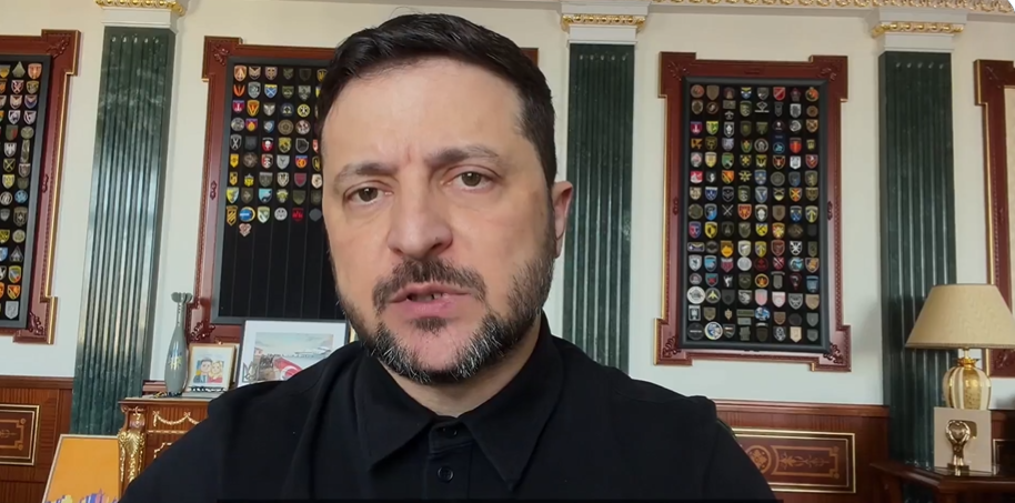 Zelenski: Cantitatea de rachete folosite în Orientul Mijlociu depășește stocul Ucrainei din ultimii patru ani de război Președintele ucrainean Volodimir Zelenski a declarat că numărul de rachete folosite în conflictul din Orientul Mijlociu este mai mare decât totalul rachetelor pe care Ucraina le-a folosit în cei patru ani de război