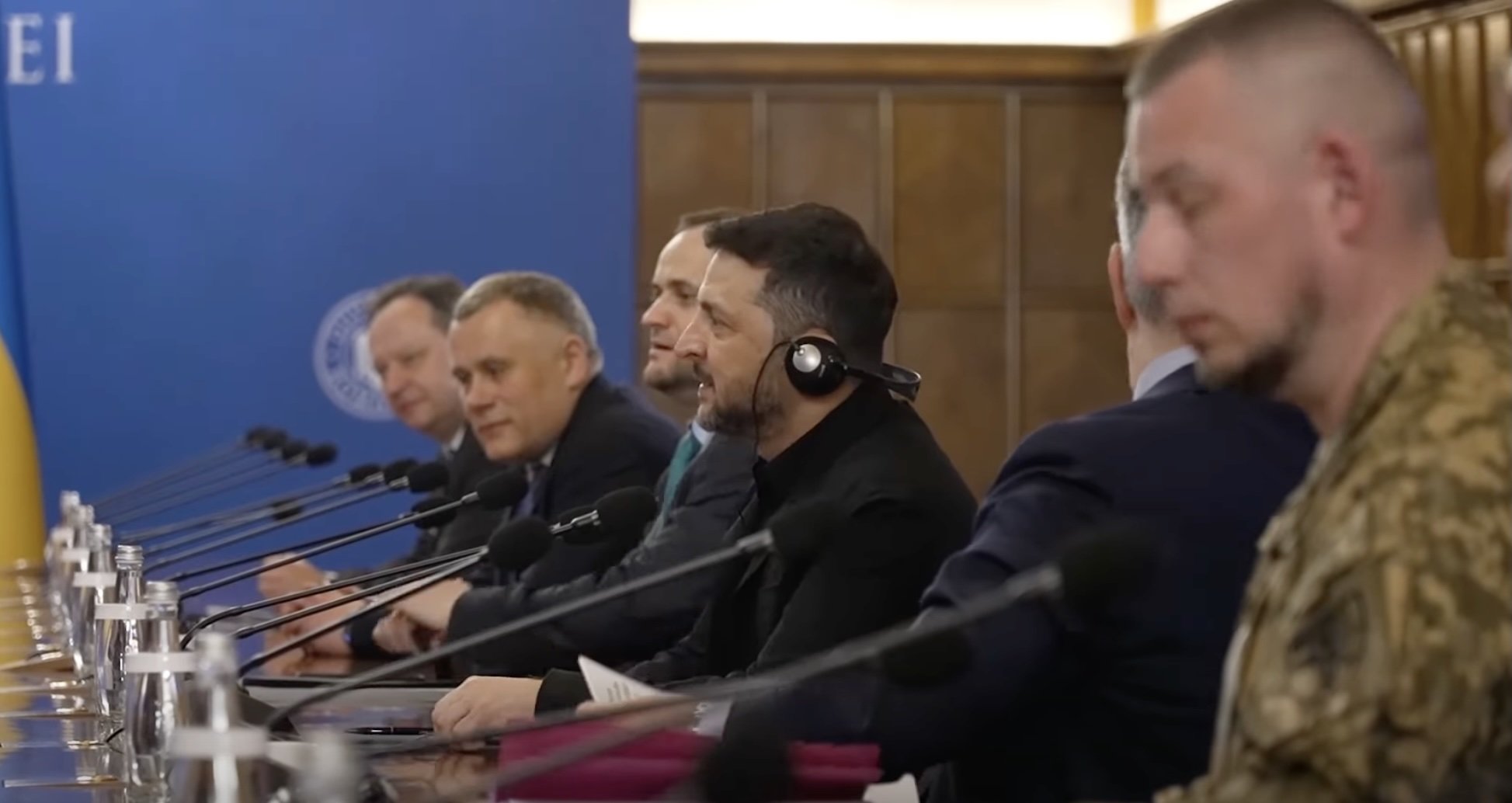 Miruță și Zelenski, vizită surpriză la baza aeriană Borcea