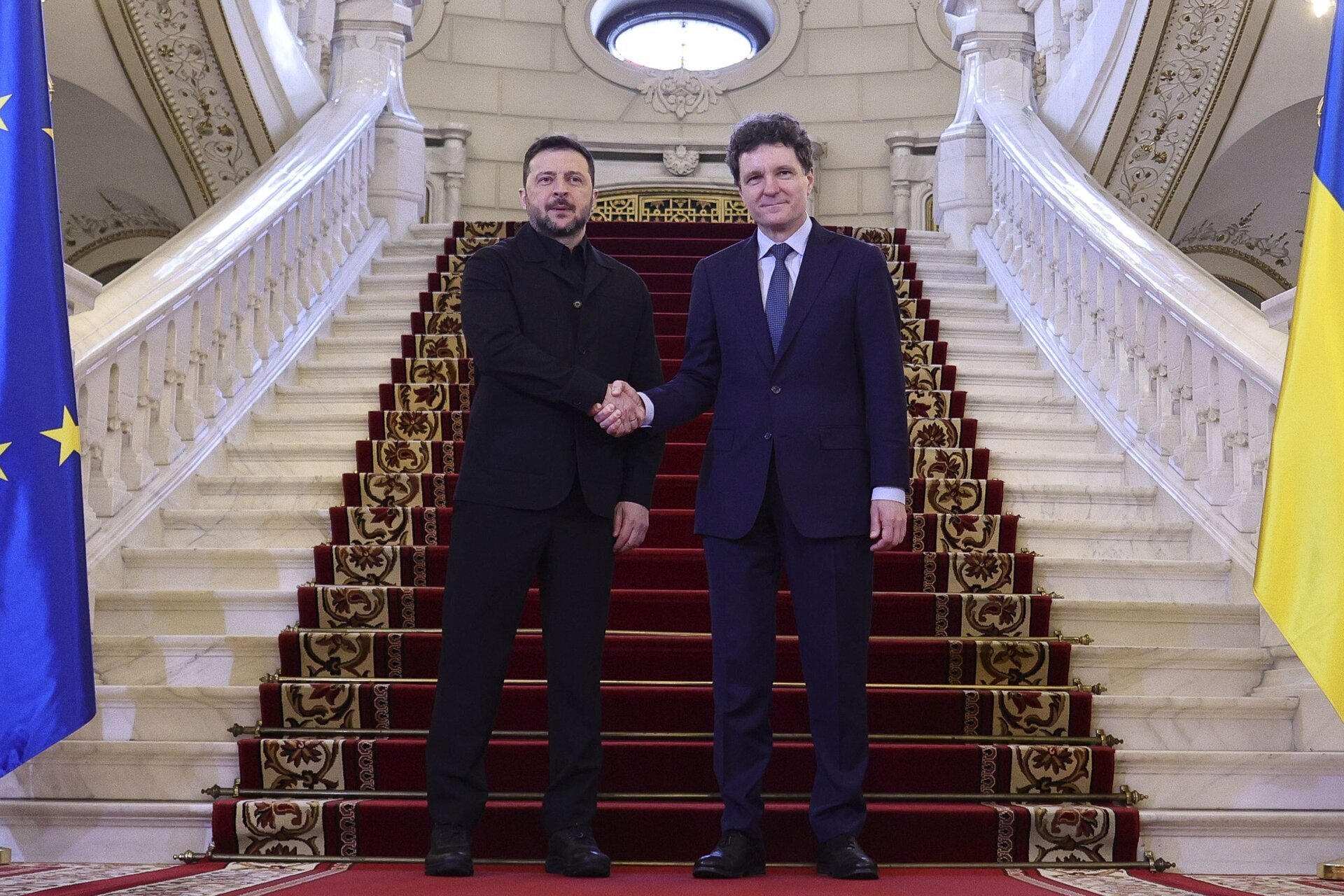 VIDEO Volodimir Zelenski discută acum cu Nicușor Dan. Parteneriat strategic România-Ucraina, parafat azi / Protest la Cotroceni