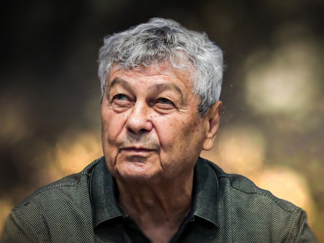 Mircea Lucescu, pe cale să surprindă echipa națională cu o convocare neașteptată pentru barajul cu Turcia Fostul selecționer al României, Mircea Lucescu, pare să pregătească o mișcare strategică neașteptată înaintea barajului crucial cu Turcia, programat pentru calificarea la Campionatul European