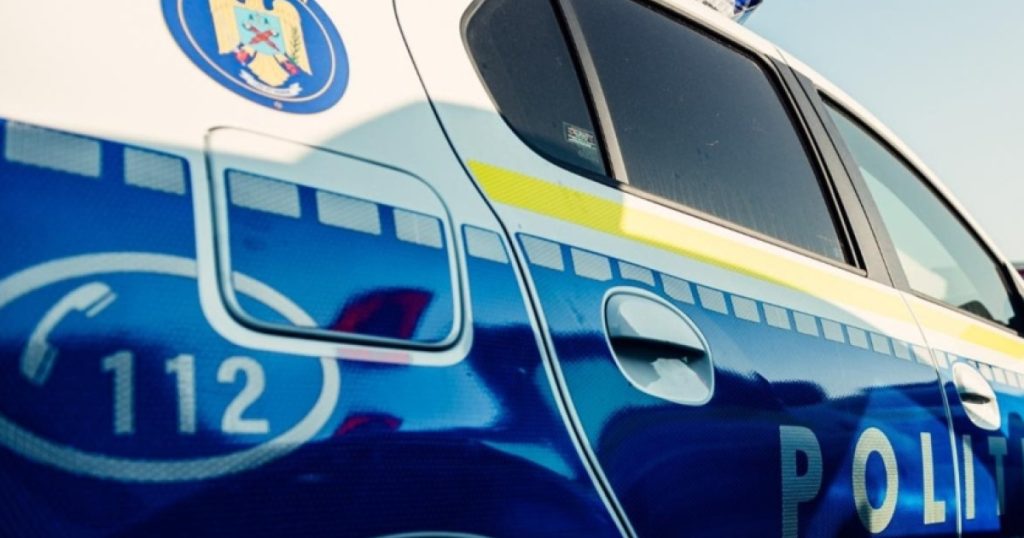 Un tânăr din Bacău, arestat preventiv după ce a agresat un polițist în Arad Un tânăr de 19 ani din județul Bacău a fost arestat preventiv pentru 30 de zile după ce a atacat un polițist în timpul unei intervenții la un accident rutier