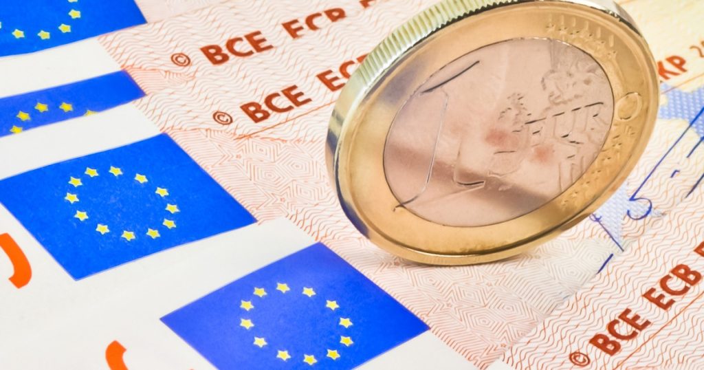 Războiul din Orientul Mijlociu amenință stabilitatea economică a zonei euro Un conflict prelungit în Orientul Mijlociu ar putea avea consecințe economice grave pentru zona euro, avertizează Philip Lane, economistul-șef al Băncii Centrale Europene (BCE)