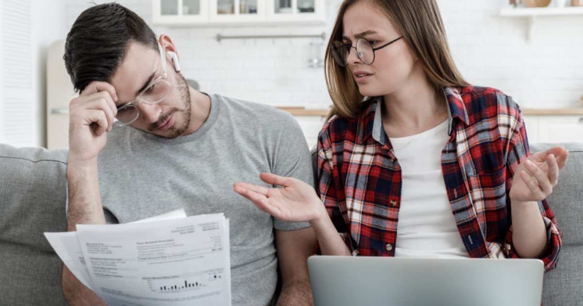 Prețul gazelor pentru populație, plafonat pentru un an Guvernul se pregătește să adopte o ordonanță de urgență menită să protejeze consumatorii casnici de fluctuațiile de prețuri la gaze naturale