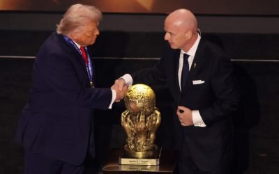 Iranul, așteptat la Cupa Mondială din SUA: Trump asigură participarea, în ciuda tensiunilor FIFA a anunțat marți seara că echipa națională de fotbal a Iranului va putea participa la Cupa Mondială din Statele Unite, în ciuda conflictului diplomatic dintre cele două țări