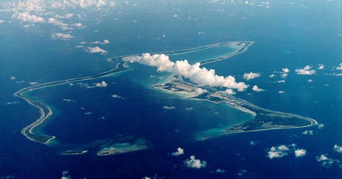 Iranul a lansat rachete spre baza militară Diego Garcia, fără succes Iranul a lansat două rachete balistice cu rază intermediară de acțiune spre baza navală comună americano-britanică de pe insula Diego Garcia, situată în Oceanul Indian