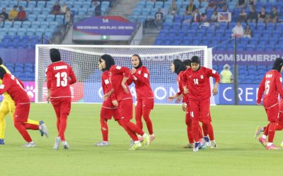 Australia acordă azil pentru fotbalistele iraniene care au refuzat imnul Canberra a răspuns pozitiv solicitării de azil a cinci jucătoare de fotbal din Iran, care au părăsit cantonamentul echipei în Australia, de teamă să nu fie persecutate