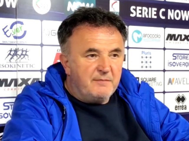Recordul de longevitate în antrenorat, încheiat: Un nume de legendă renunță după 44 de ani Unul dintre cele mai longevive nume din istoria sportului mondial a decis să renunțe la cariera de antrenor