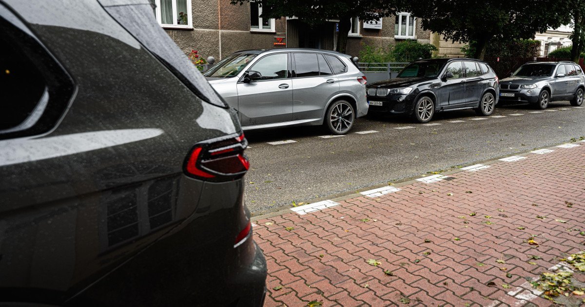 Slatina reduce impozitele auto, dar pierde milioane de lei Consiliul Local Slatina a decis, vineri, în cadrul unei ședințe extraordinare, eliminarea cotelor adiționale aplicate impozitelor pentru mijloacele de transport